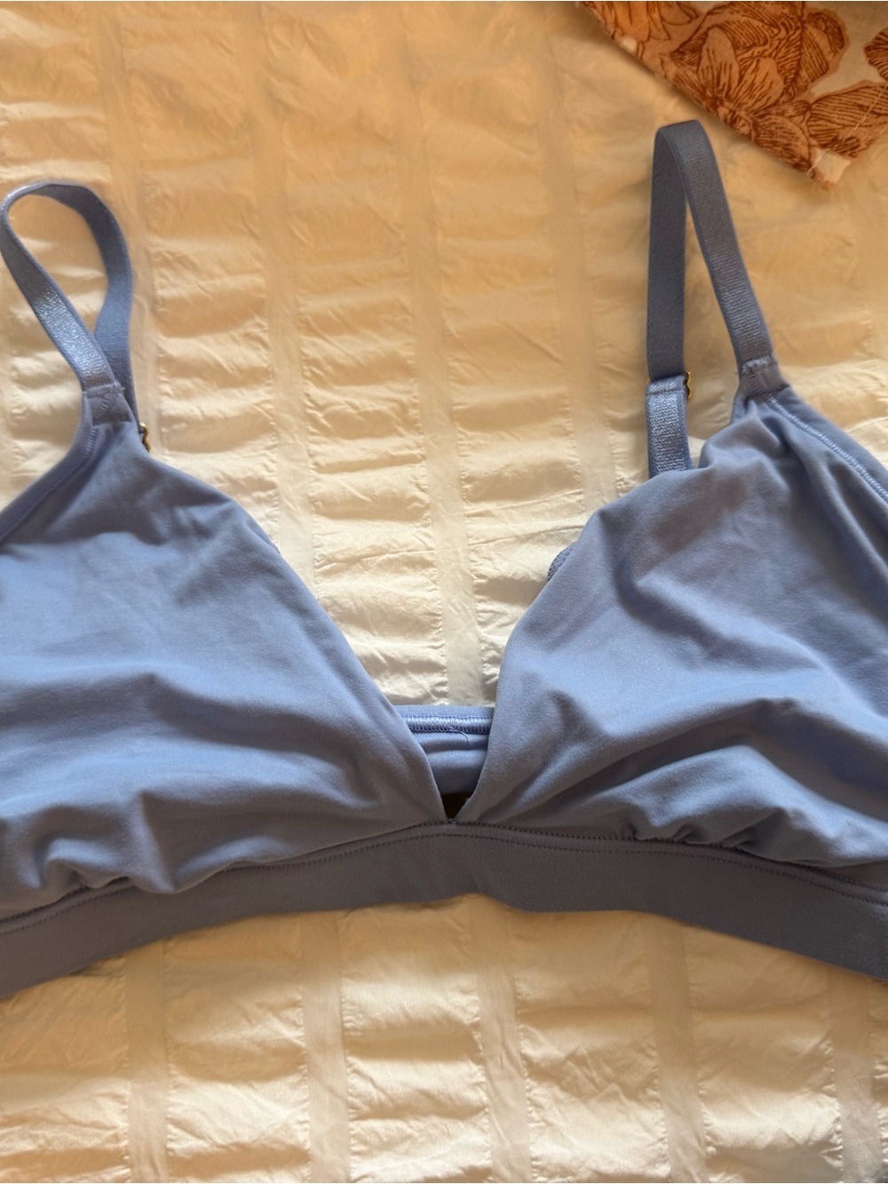 Victoria's Secret Light Blue Wireless Triangle Bralette MEDium like new !
